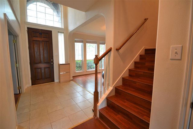 12110 Laurel Court, Stafford, TX 77477