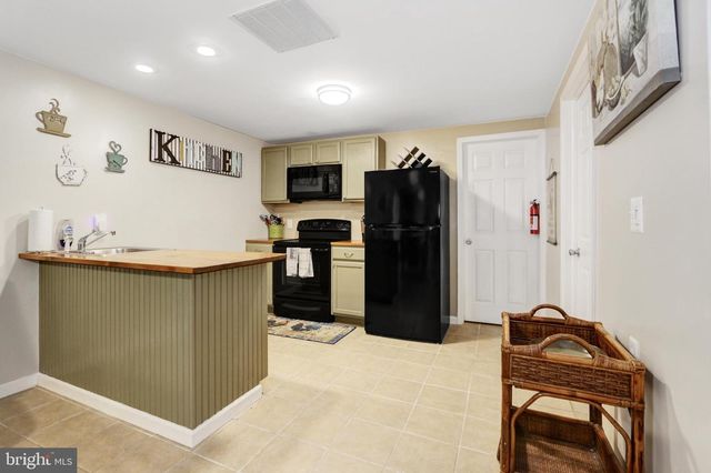 6188 MARYLAND AVE, Mays Landing, NJ 08330