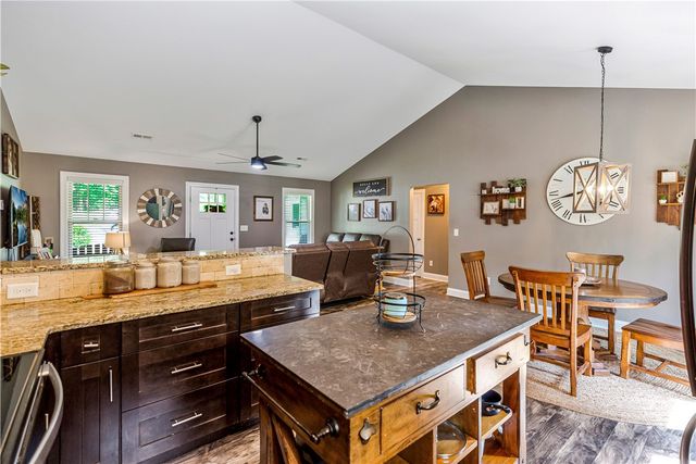 842 Conneross Road, Townville, SC 29689