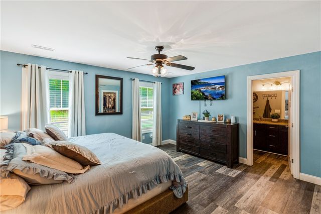 842 Conneross Road, Townville, SC 29689