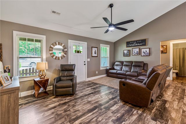 842 Conneross Road, Townville, SC 29689