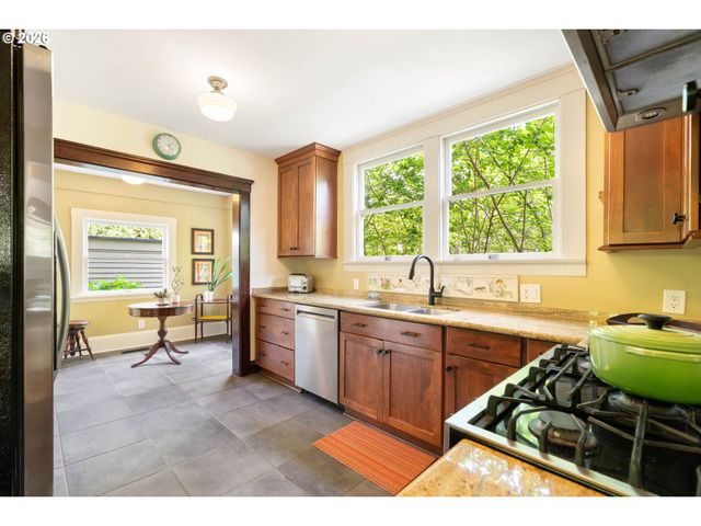 3311 Ne TILLAMOOK St, Portland, OR 97212