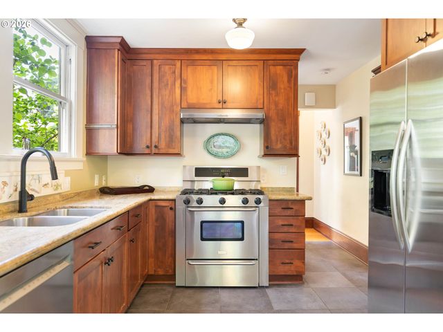 3311 Ne TILLAMOOK St, Portland, OR 97212