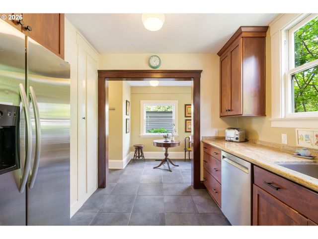 3311 Ne TILLAMOOK St, Portland, OR 97212