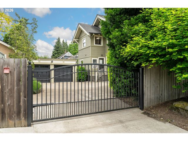 3311 Ne TILLAMOOK St, Portland, OR 97212