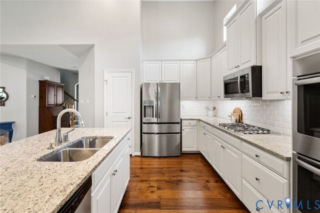 17513 Great Falls Cir, Moseley, VA 23120