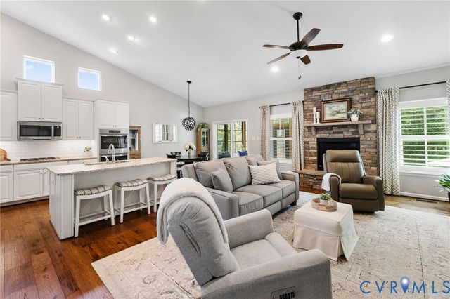 17513 Great Falls Cir, Moseley, VA 23120