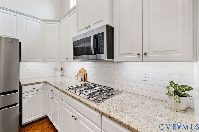 17513 Great Falls Cir, Moseley, VA 23120