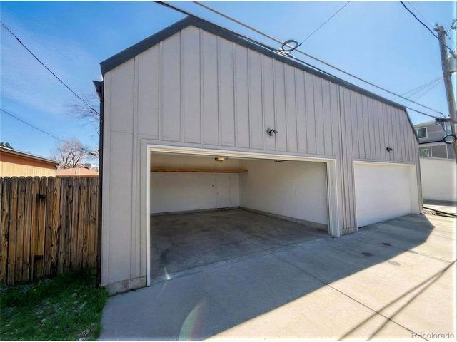 2037 Hooker St, Denver, CO 80211