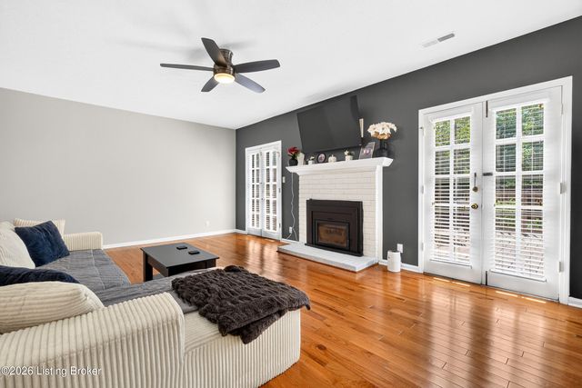 8134 Lake Terrace, Louisville, KY 40222
