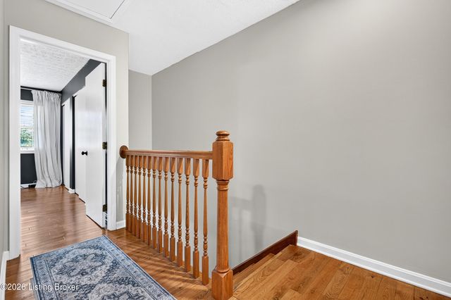 8134 Lake Terrace, Louisville, KY 40222