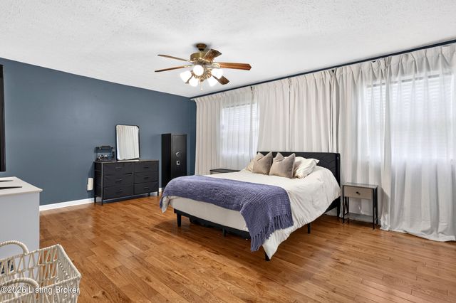8134 Lake Terrace, Louisville, KY 40222