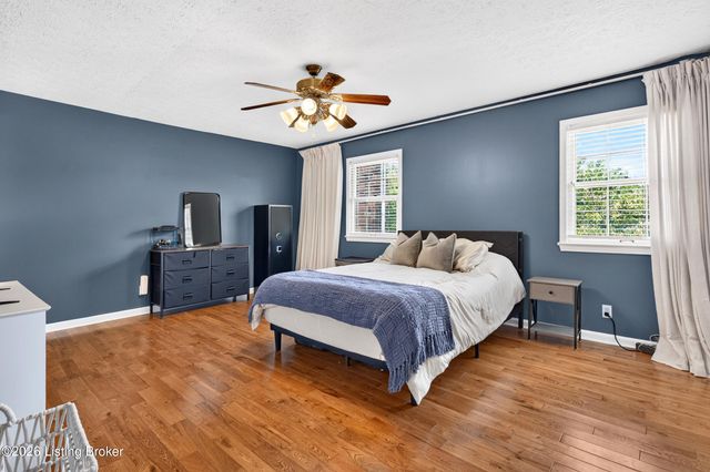 8134 Lake Terrace, Louisville, KY 40222
