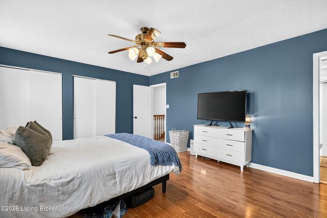 8134 Lake Terrace, Louisville, KY 40222