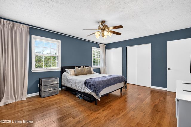 8134 Lake Terrace, Louisville, KY 40222
