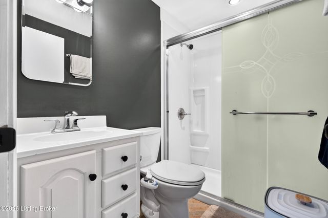 8134 Lake Terrace, Louisville, KY 40222