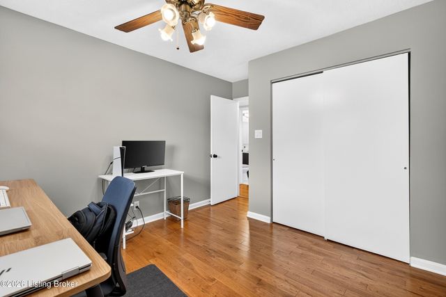8134 Lake Terrace, Louisville, KY 40222