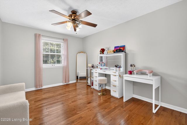 8134 Lake Terrace, Louisville, KY 40222