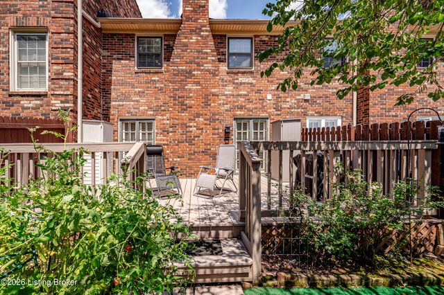 8134 Lake Terrace, Louisville, KY 40222