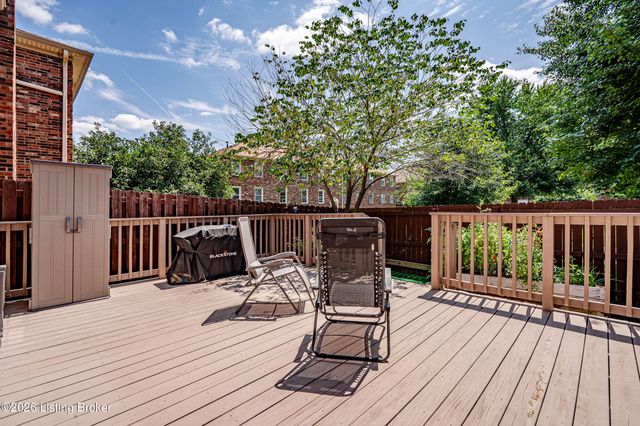 8134 Lake Terrace, Louisville, KY 40222