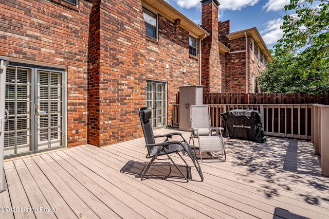 8134 Lake Terrace, Louisville, KY 40222
