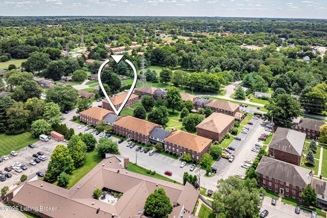 8134 Lake Terrace, Louisville, KY 40222