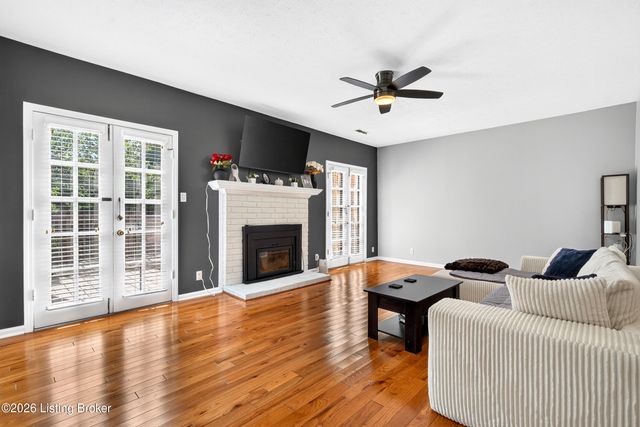 8134 Lake Terrace, Louisville, KY 40222