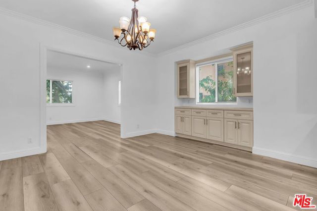 261 W 43rd Place, Los Angeles, CA 90037