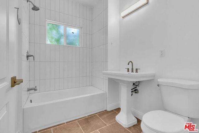 261 W 43rd Place, Los Angeles, CA 90037