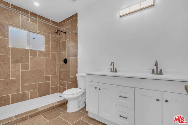 261 W 43rd Place, Los Angeles, CA 90037