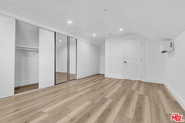 261 W 43rd Place, Los Angeles, CA 90037