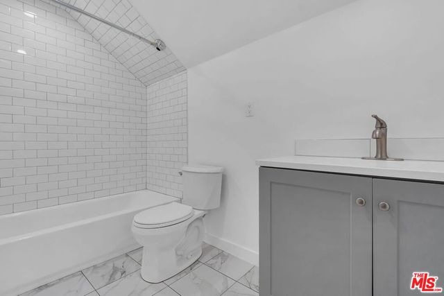 261 W 43rd Place, Los Angeles, CA 90037
