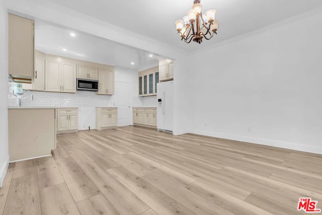 261 W 43rd Place, Los Angeles, CA 90037