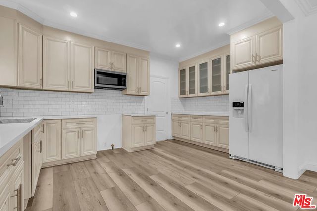 261 W 43rd Place, Los Angeles, CA 90037
