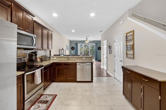 4732 WHITE SANDERLING COURT, Tampa, FL 33619