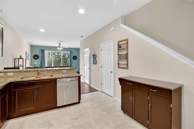 4732 WHITE SANDERLING COURT, Tampa, FL 33619