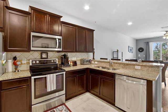 4732 WHITE SANDERLING COURT, Tampa, FL 33619