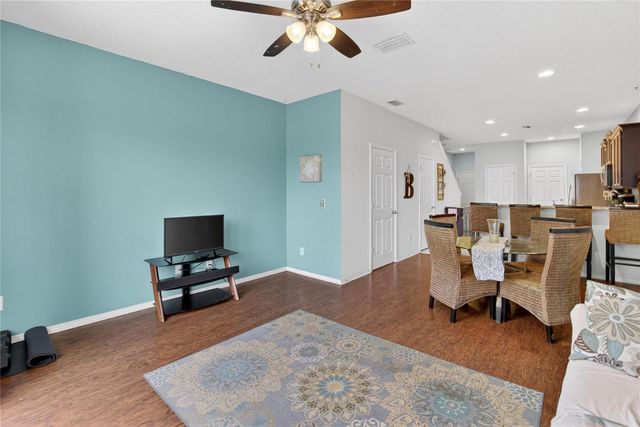 4732 WHITE SANDERLING COURT, Tampa, FL 33619