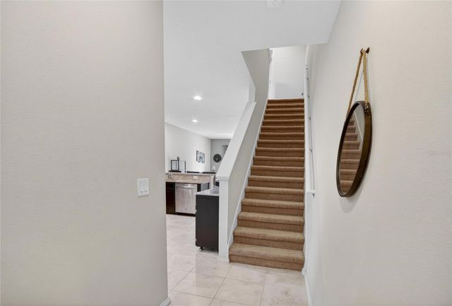 4732 WHITE SANDERLING COURT, Tampa, FL 33619