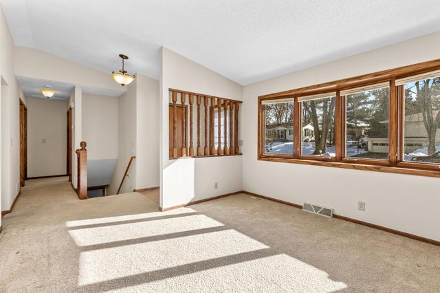 727 Terrace Drive, Roseville, MN 55113