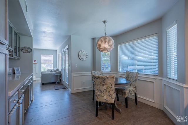 9204 Buckingham Way, Bakersfield, CA 93312