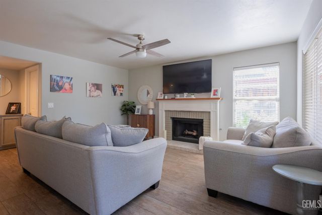 9204 Buckingham Way, Bakersfield, CA 93312