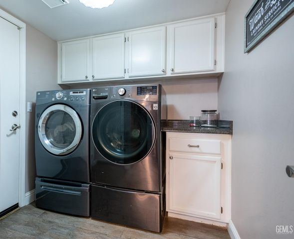 9204 Buckingham Way, Bakersfield, CA 93312