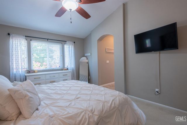 9204 Buckingham Way, Bakersfield, CA 93312