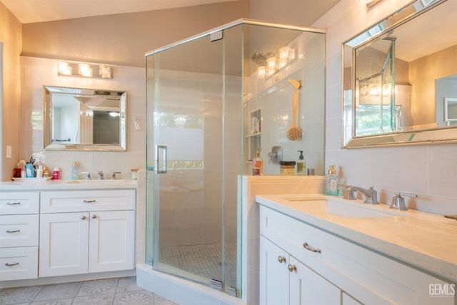 9204 Buckingham Way, Bakersfield, CA 93312