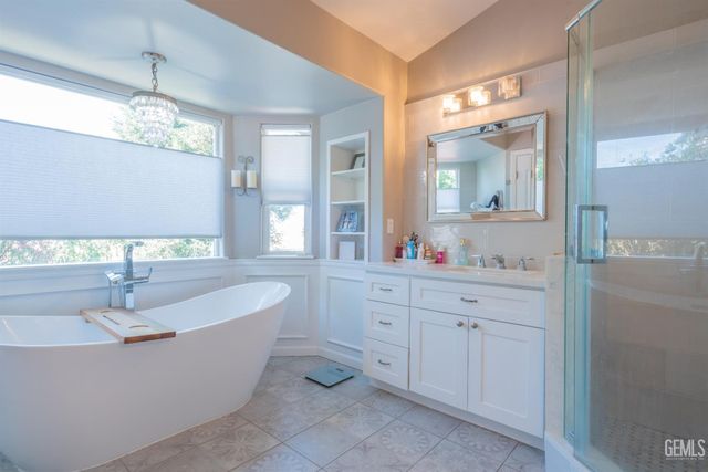9204 Buckingham Way, Bakersfield, CA 93312