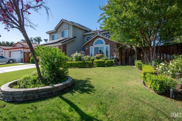 9204 Buckingham Way, Bakersfield, CA 93312