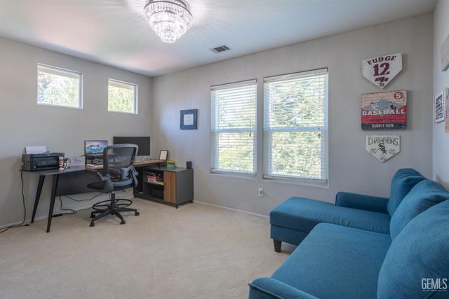 9204 Buckingham Way, Bakersfield, CA 93312