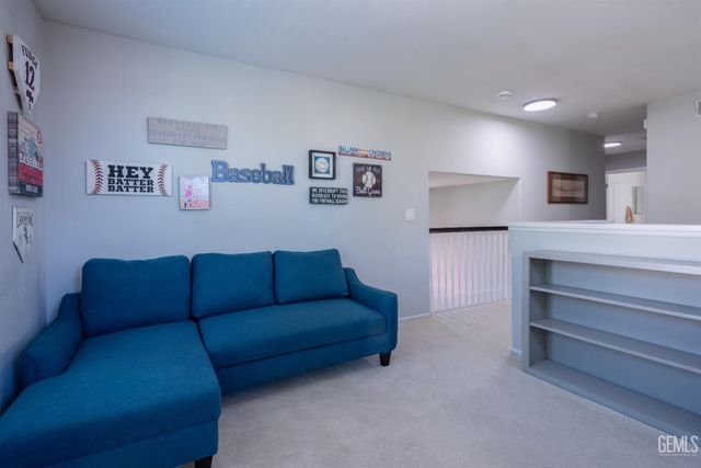9204 Buckingham Way, Bakersfield, CA 93312