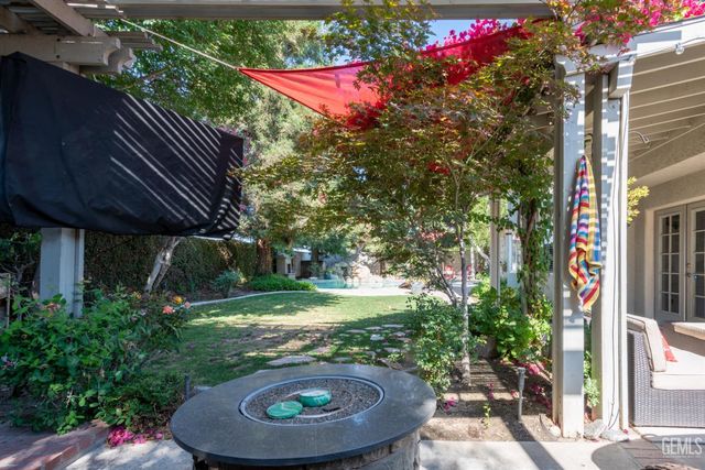 9204 Buckingham Way, Bakersfield, CA 93312